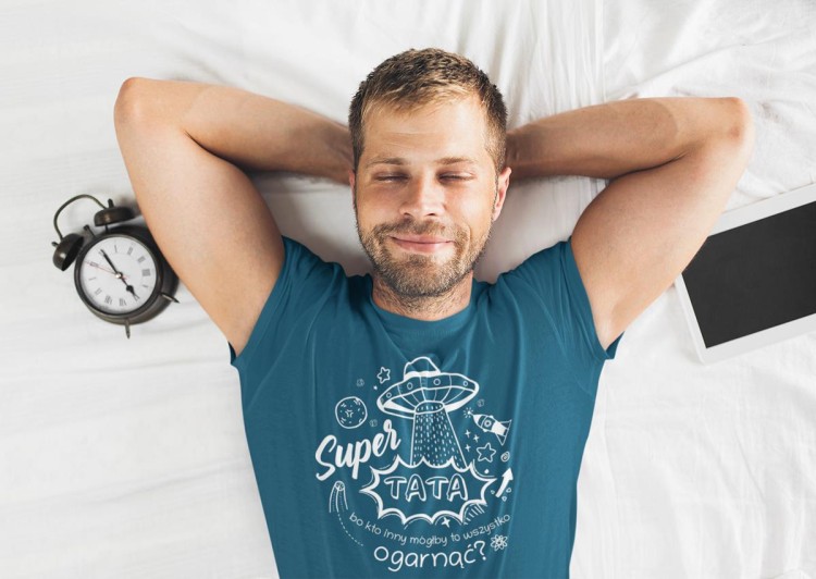 KOSZULKA DLA TATY NA PREZENT NA URODZINY NA DZIEŃ OJCA Kubek dla Taty prezent na Dzień Ojca kubek z napisem Super TATA bo kto inny mógłby to (11).jpg