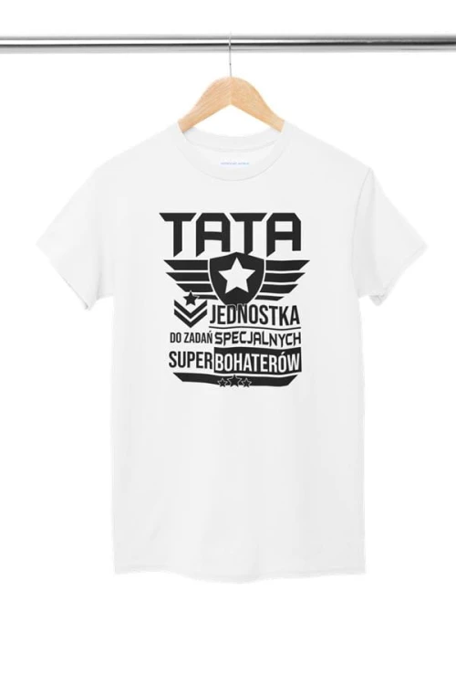 Koszulka dla taty wraz z kubkiem z nadrukiem Tata jednostka do zadań specjalnych super bohaterów t-shirt w kolorze białym (4).jpg