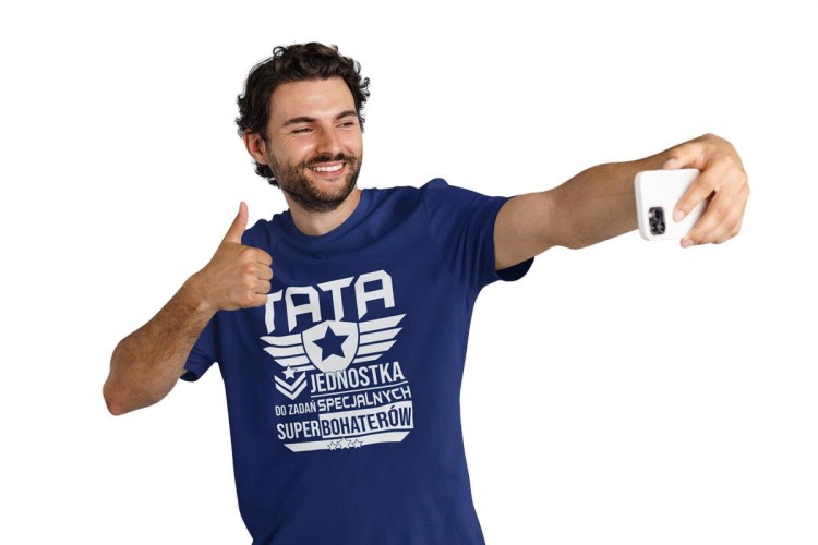 Koszulka dla taty wraz z kubkiem z nadrukiem Tata jednostka do zadań specjalnych super bohaterów t-shirt w kolorze granatowy (2).jpg