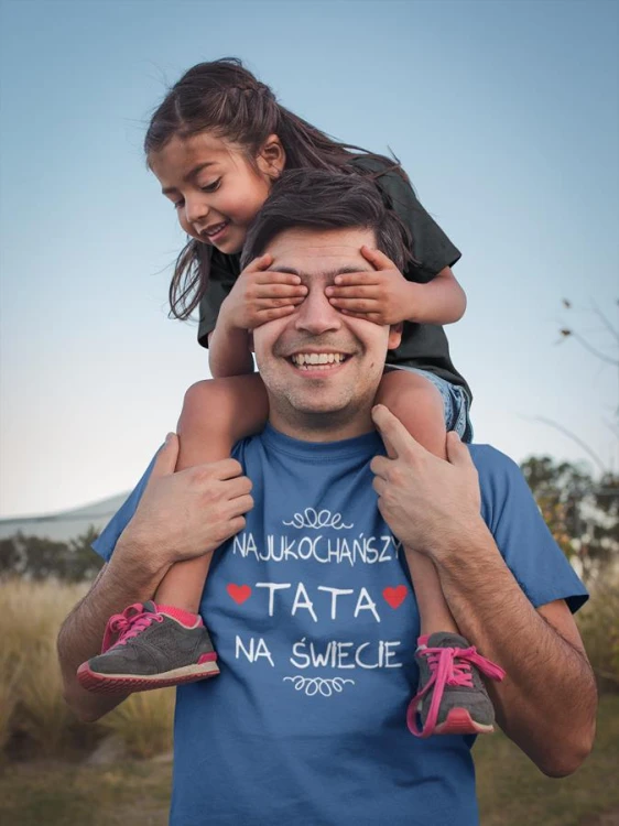 Koszulka dla taty wraz z kubkiem z nadrukiem Najukochańszy tata na świecie t-shirt w kolorze granatowym (11).jpg