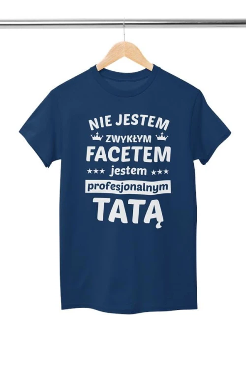 Koszulka dla taty wraz z kubkiem Nie jestem zwykłym facetem, jestem profesjonalnym TATĄ kolor granatowy (3).jpg