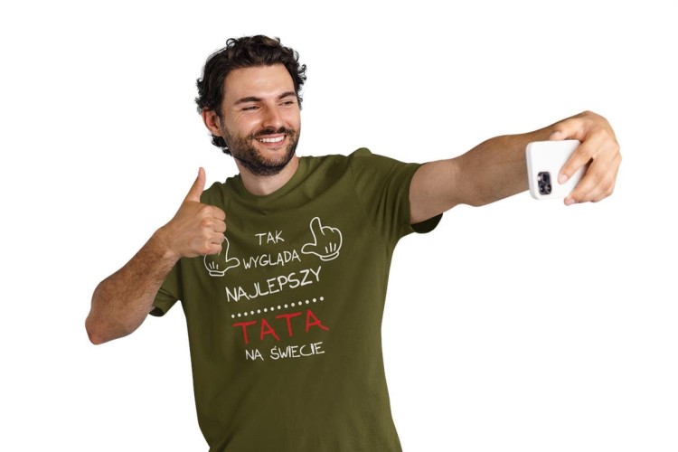 Koszulka dla taty wraz z kubkiem z nadrukiem Tak wygląda najlepszy TATA na świecie t-shirt w kolorze khaki (1).jpg