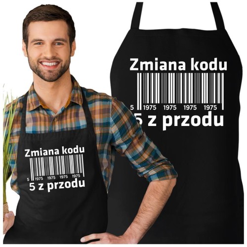 Fartuch na 50 urodziny prezent urodzinowy z napisem Zmiana kodu na 5 z przodu 1975 SITO (1).jpg