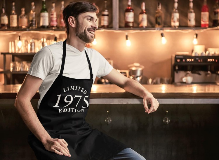 Fartuch na 50 urodziny prezent urodzinowy z napisem 1975 Limited Edition  (1).jpg