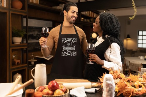 FARTUCH DLA CHŁOPAKA MĘŻA PREZENT NA WALENTYNKI z napisem Najlepszy mąż nr1 na świecie limitowana edycja made in Poland oryginalny 100% męskości 100% jakości (2).jpg