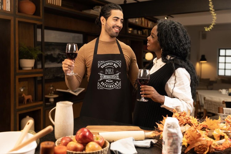 FARTUCH DLA CHŁOPAKA MĘŻA PREZENT NA WALENTYNKI z napisem Najlepszy mąż nr1 na świecie limitowana edycja made in Poland oryginalny 100% męskości 100% jakości (2).jpg