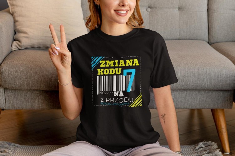 Koszulka damska dla kobiety 70 siedemdziesiątkę urodziny Zmiana kodu na 7 z przodu (1).jpg
