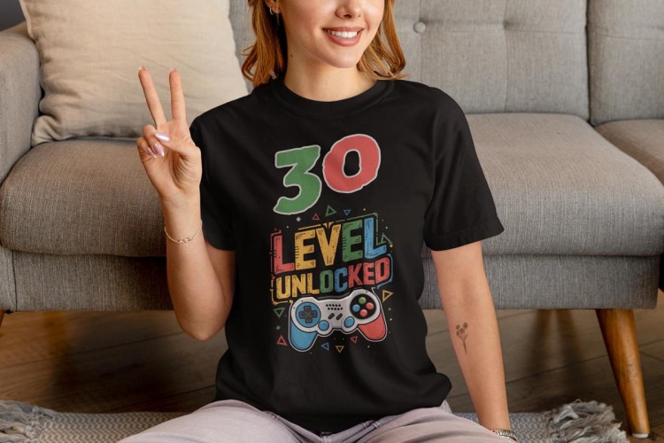 Koszulka damska dla kobiety na 30 trzydzieste urodziny 30 LEVEL UNLOCKED (1).jpg