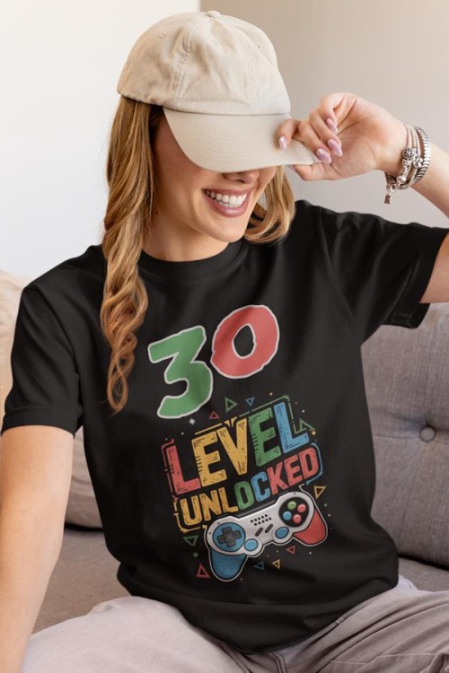 Koszulka damska dla kobiety na 30 trzydzieste urodziny 30 LEVEL UNLOCKED (2).jpg