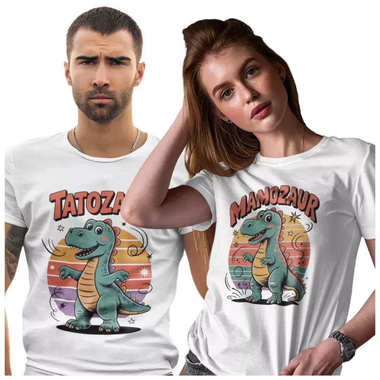 ZESTAW KOSZULEK dla Mamy i Taty na Dzień Ojca i Matki z napisem Mamozaur i Tatozaur.  (1).webp