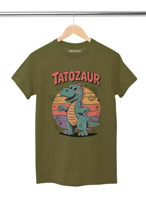 ZESTAW KOSZULEK dla Mamy i Taty na Dzień Ojca i Matki z napisem Mamozaur i Tatozaur kolor różowy i khaki (12).webp