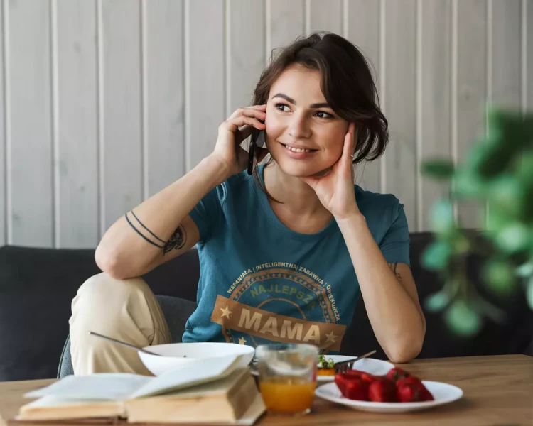 KOSZULKA dla Mamy Z KOLOROWYM NADRUKIEM na Dzień Matki WSPANIAŁA  INTELIGENTNA  ZABAWNA  OPIEKUŃCZA Najlepsza Mama na świecie kolor petrol (6).webp
