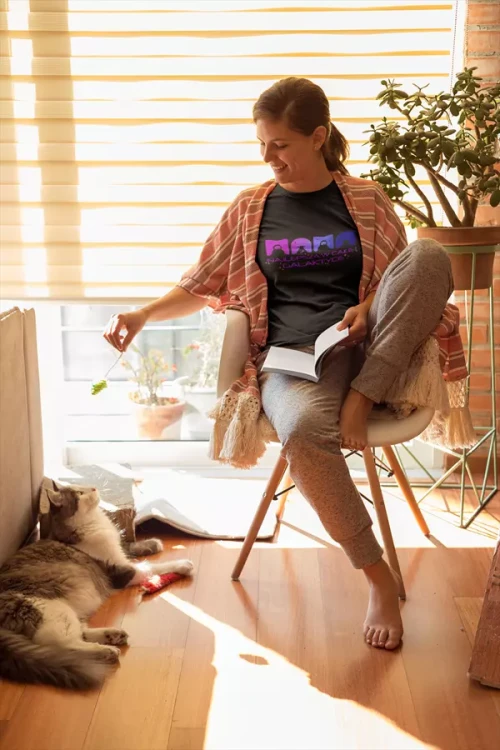 KOSZULKA dla Mamy Z KOLOROWYM NADRUKIEM na Dzień Matki MAMA najlepsza w całej galaktyce kolor czarny  (9).webp