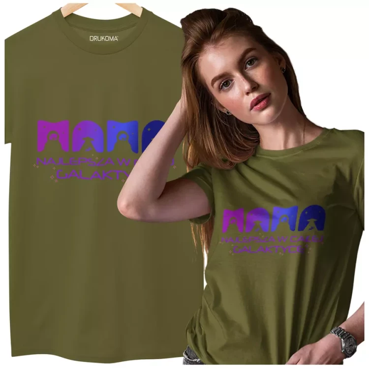 KOSZULKA dla Mamy Z KOLOROWYM NADRUKIEM na Dzień Matki MAMA najlepsza w całej galaktyce kolor khaki  (2).webp
