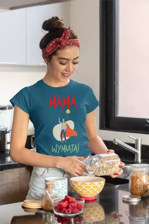 KOSZULKA dla Mamy Z KOLOROWYM NADRUKIEM na Dzień Matki MAMA WYMIATA! kolor petrol (6).webp