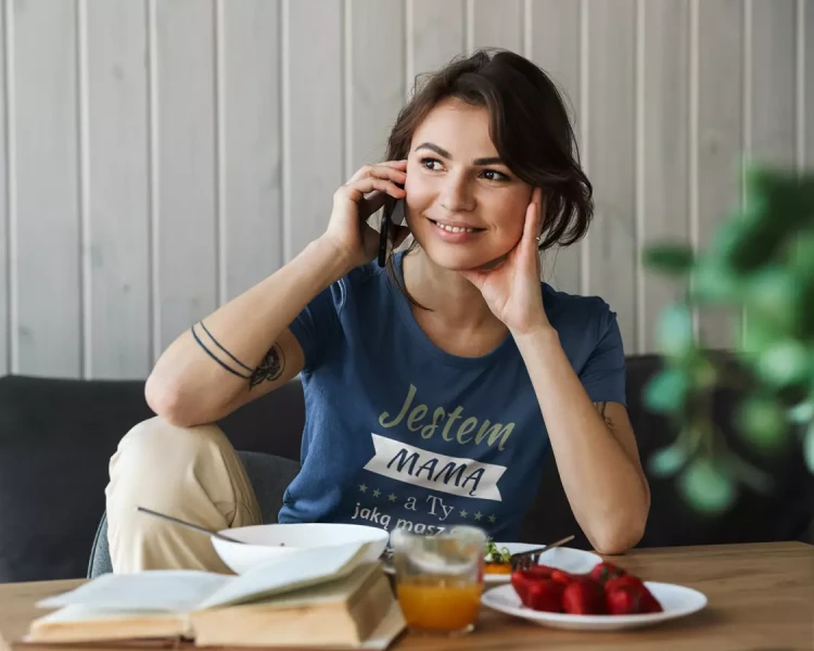 KOSZULKA dla Mamy Z KOLOROWYM NADRUKIEM na Dzień Matki Jestem mamą, a ty jaką masz super moc kolor granatowy (5).webp