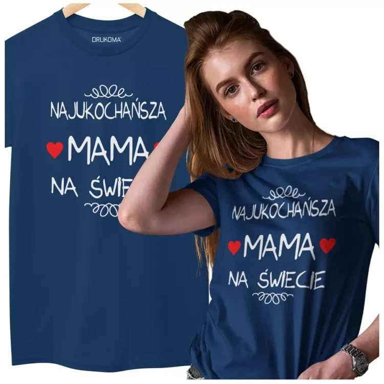 Koszulka dla Mamy na Dzień Mamy z nadrukiem Najukochańsza mama na świecie kolor granatowy (2).webp