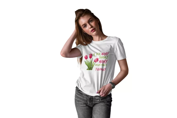 Koszulka dla Mamy na Dzień Mamy z nadrukiem A dla mamy dzisiaj mamy niewiędnące tulipany kolor biały (1).webp