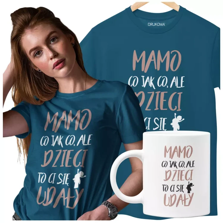 Koszulka dla mamy wraz z kubkiem z kolorowym nadrukiem Mamo co jak co, ale dzieci ci to się udały petrol.webp