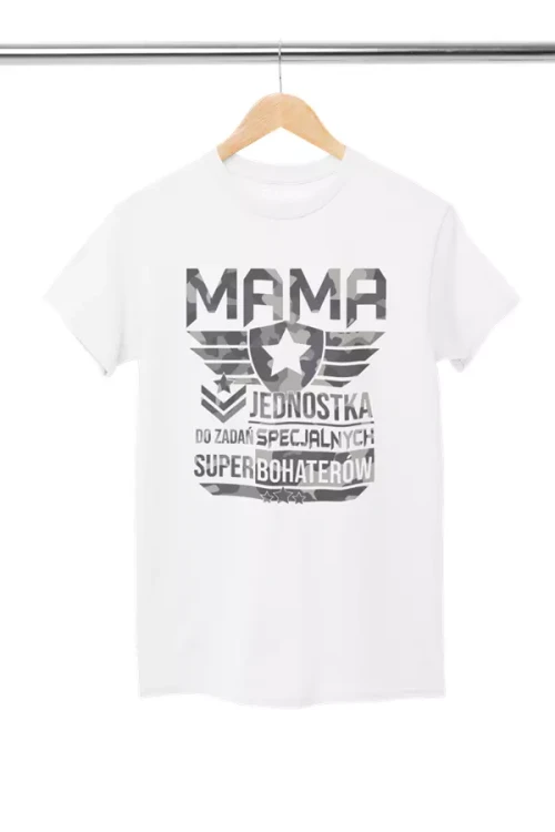 KOSZULKA dla Mamy Z KOLOROWYM NADRUKIEM na Dzień Matki MAMA jednostka do zadań specjalnych super bohaterów kolor biały (2).webp