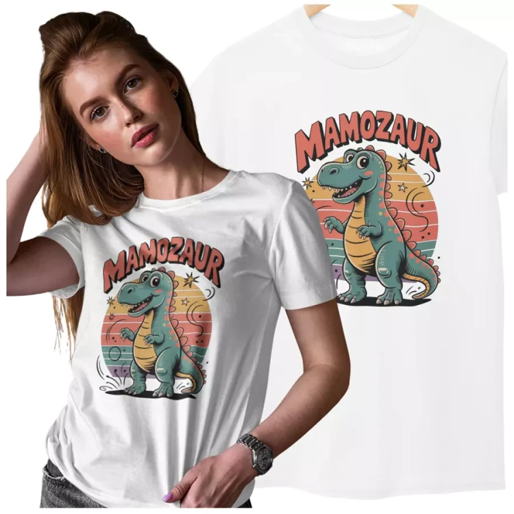 KOSZULKA dla Mamy na Dzień Matki z dinozaurem z napisem MAMOZAUR kolor biały (2).webp