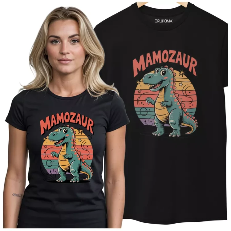 KOSZULKA dla Mamy na Dzień Matki z dinozaurem z napisem MAMOZAUR kolor CZARNY (2).webp