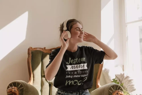 KOSZULKA dla Mamy Z KOLOROWYM NADRUKIEM na Dzień Matki Jestem mamą, a ty jaką masz super moc kolor czarny (4).webp
