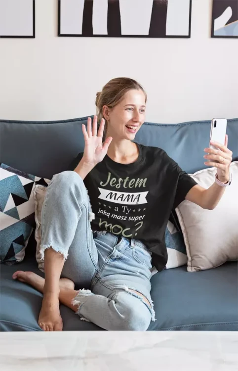 KOSZULKA dla Mamy Z KOLOROWYM NADRUKIEM na Dzień Matki Jestem mamą, a ty jaką masz super moc kolor czarny (7).webp