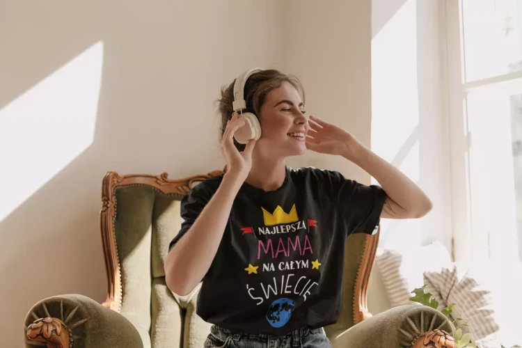 Zestaw koszulek z kolorowym nadrukiem dla rodziców na prezent koszulka dla mamy i taty najlepsza MAMA na całym świecie najlepszy TATA na całym świecie kolor czarny (5).webp