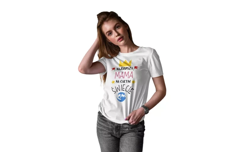 KOSZULKA dla Mamy na Dzień Matki z napisem Najlepsza mama na całym świecie kolor biały (4).webp