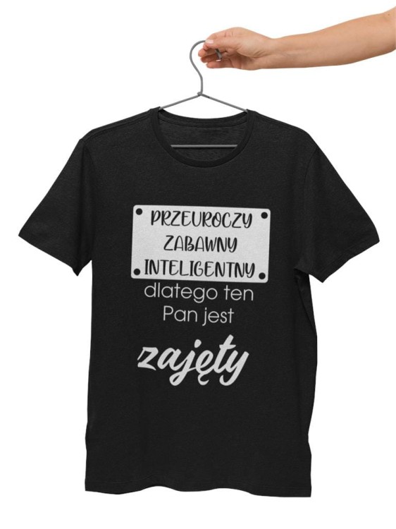 KOSZULKA NA DZIEŃ CHŁOPAKA PREZENT DLA CHŁOPAKA Z NAPISEM Przeuroczy zabawny inteligentny dlatego ten Pan jest zajęty KOLOR CZARNY (4).jpg
