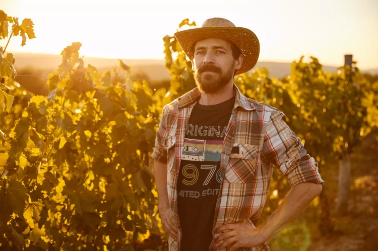 Koszulka na urodziny na 50 PIĘĆDZIESIĄTKĘ z napisem ORIGINAL 1976 LIMITED EDITION (3).webp