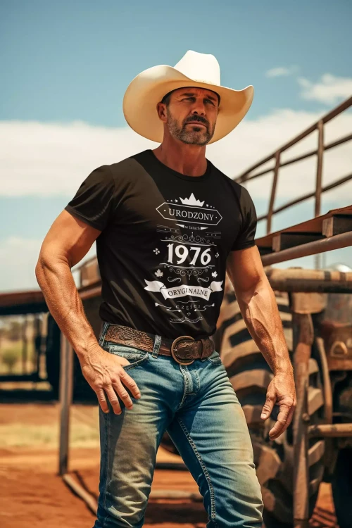 Koszulka na urodziny na 50 pięćdziesiątkę z napisem Urodzony w latach 1976 oryginalne części większość wciąż działa  (1).webp