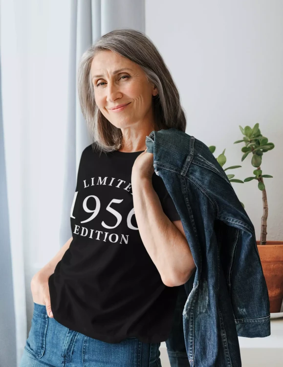 DAMSKA KOSZULKA NA 70 URODZINY LIMITED EDITION 1956 (1).webp