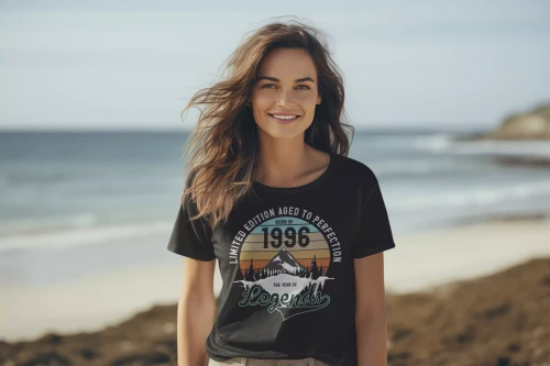 Koszulka damska na 30 urodziny na trzydziestkę z napisem LIMITED EDITION AGED TO PERFECTION BORN IN 1996 THE YEAR OF LEGENDS (1).webp