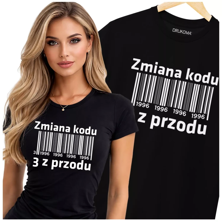 Koszulka damska dla kobiety na 30 urodziny z napisem ZMIANA KODU 3 Z PRZODU 1996 (3).webp