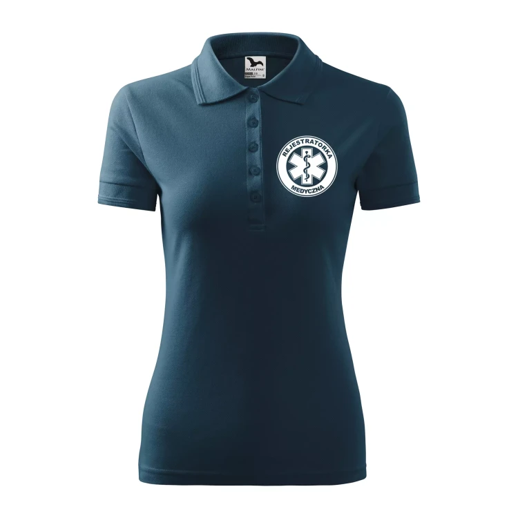 Koszulka damska polo z logo na sercu i plecach z nadrukiem REJESTRATORKA MEDYCZNA logo firmy 200 gm² Pique Polo 210 koszulka polo WSZYSTKIE KOLORY  (16).webp