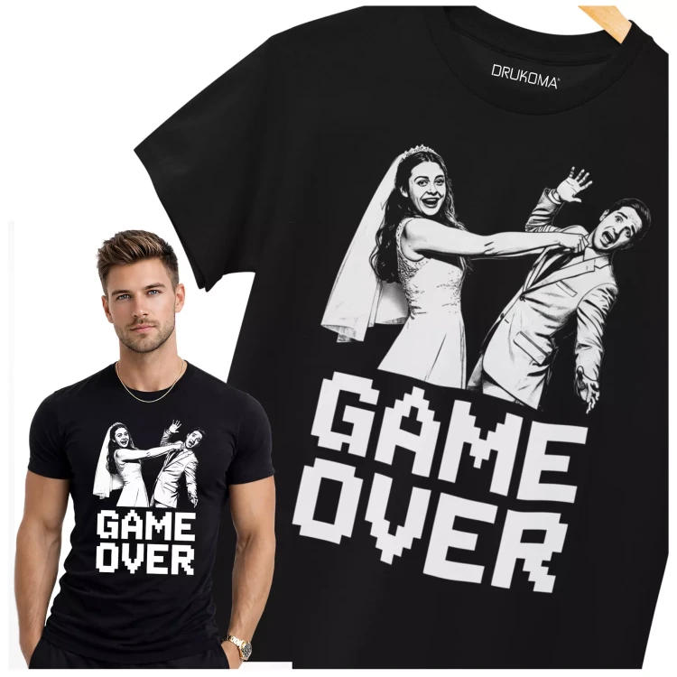 Koszulka na wieczór kawalerski modny prezent dla przyszłej Pary Młodej z napisem GAME OVER (1).webp