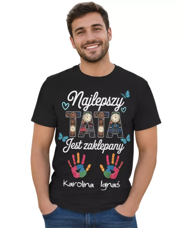 KOSZULKA dla Taty na Dzień Ojca z napisem NAJLEPSZY TATA NA ŚWIECIE + IMIONA DZIECI.  (7).webp
