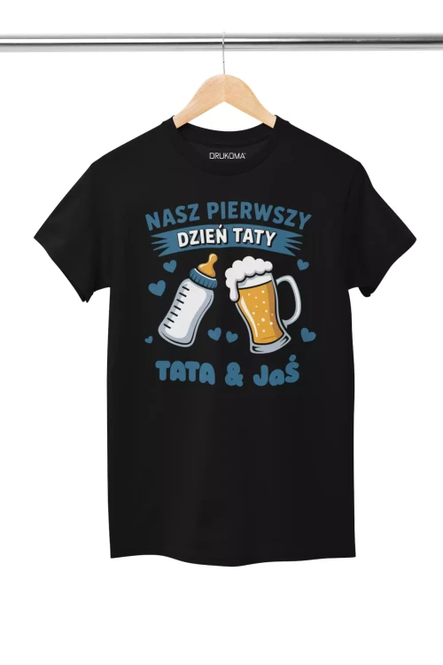KOSZULKA dla Taty na Dzień Ojca z napisem PIERWSZY DZIEŃ TATY TATA & IMIĘ DZIECKA (11).webp