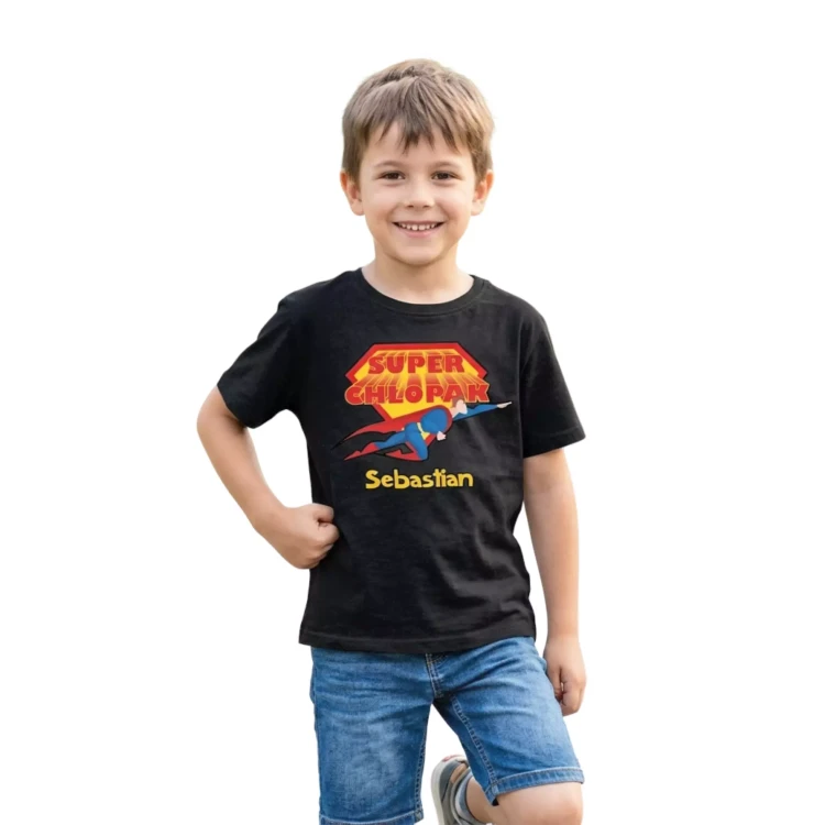 Koszulka dziecięca Z NAPISEM SUPER CHŁOPAK I WŁASNYM IMIENIEM kolor czarny (5).webp
