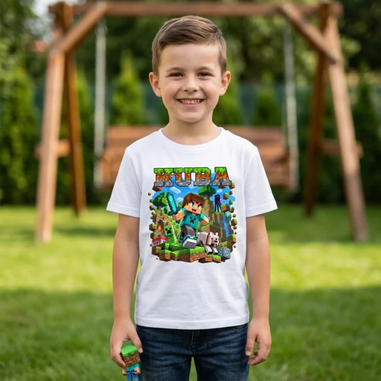 Koszulka dziecięca Z MINECRAFTEM I WŁASNYM IMIENIEM kolor biały (9).webp