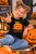 Zuzia w halloweenowej scenerii.webp