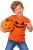 Psotliwy chłopiec z dynią Halloween (1).webp