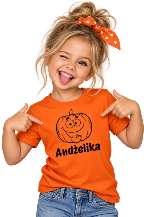 Wesoła Andżelika z dynią.webp