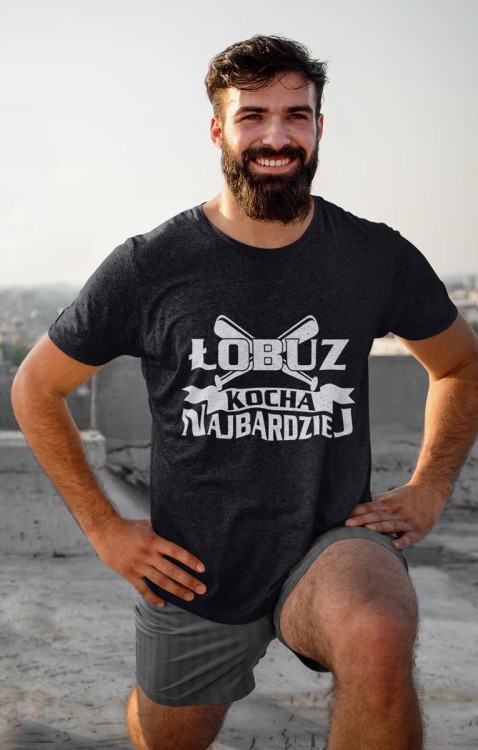 Koszulka dla chłopaka męża na walentynki z napisem Łobuz kocha najbardziej 3.jpg