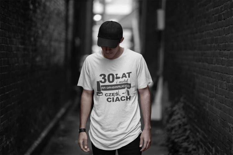 koszulka biała na urodziny z nadrukiem 30 lat orginalne czesci8.jpg