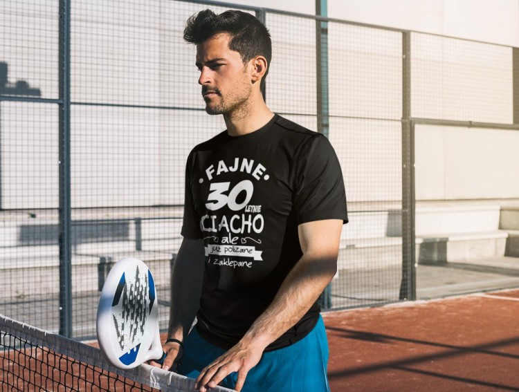 Koszulka na urodziny na 30 trzydziestkę z nadrukiem Fajne 30 letnie ciacho ale już polizane i zaklepane7.jpg