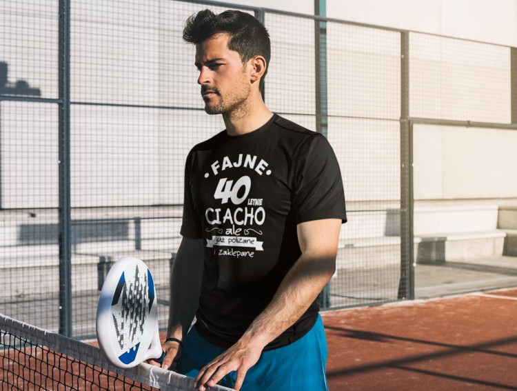 Koszulka na urodziny na 40 czterdziestkę z nadrukiem Fajne 40 letnie ciacho ale już polizane i zaklepane 4.jpg