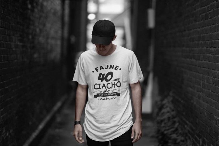 Koszulka na urodziny na 40 czterdziestkę z nadrukiem Fajne 40 letnie ciacho ale już polizane i zaklepane5.jpg